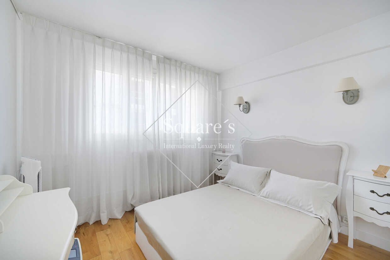 apartment 3 Rooms for sale on Courbevoie (92400)