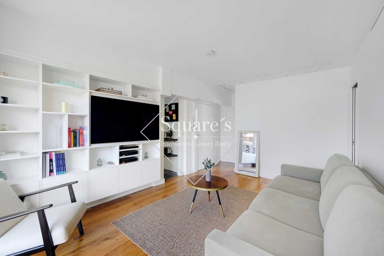 apartment 3 Rooms for sale on Courbevoie (92400)