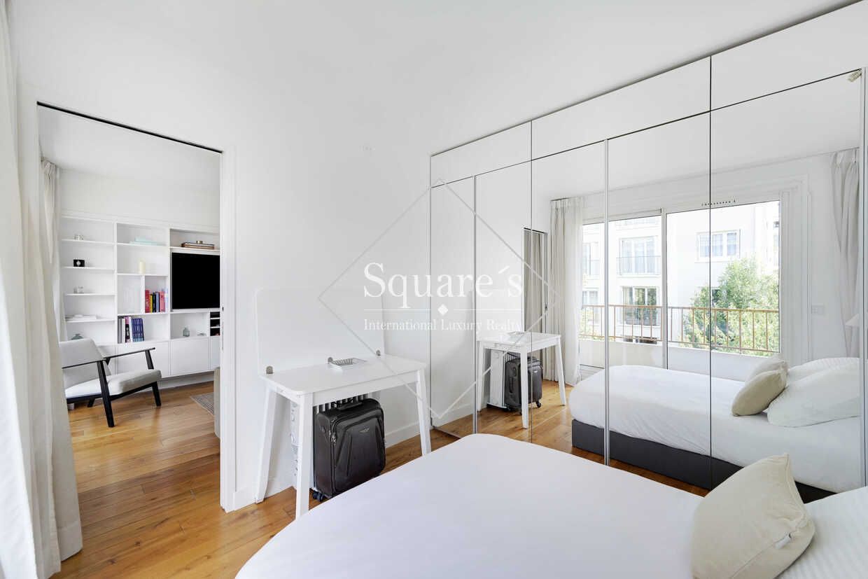 apartment 3 Rooms for sale on Courbevoie (92400)