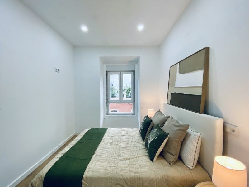 apartment 6 Rooms for sale on Lisboa (1170)