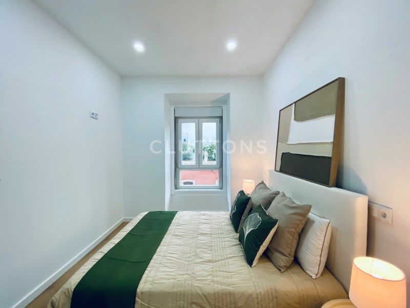 apartment 6 Rooms for sale on Lisboa (1170)