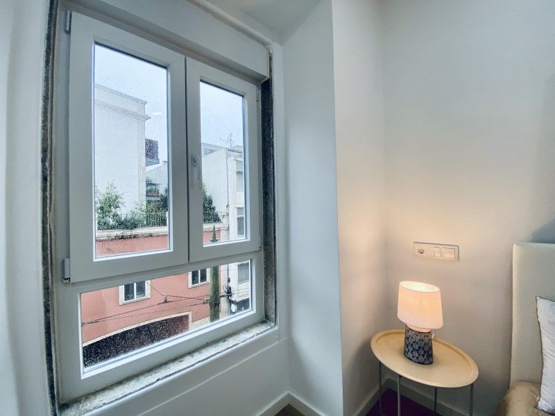 apartment 6 Rooms for sale on Lisboa (1170)