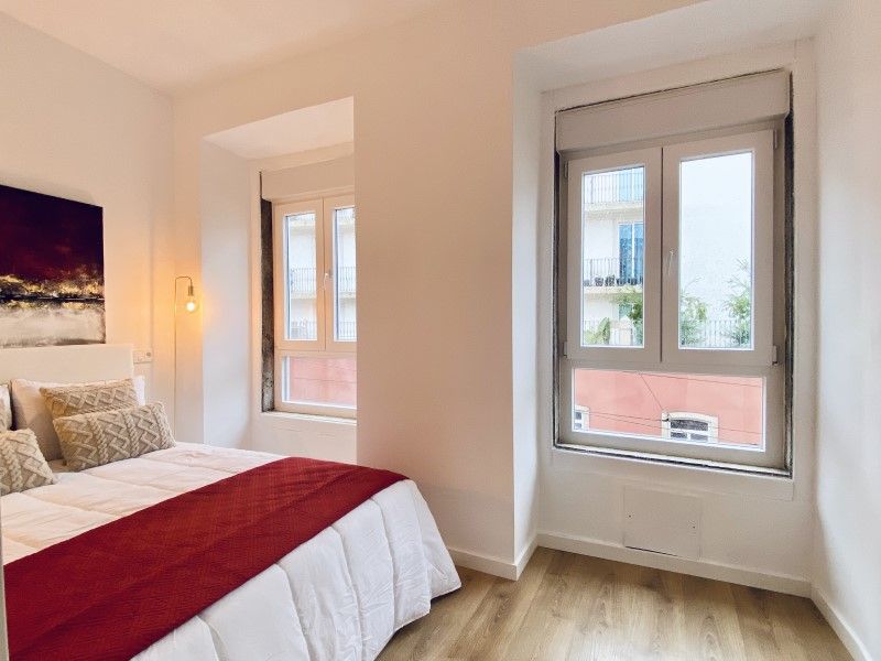 apartment 6 Rooms for sale on Lisboa (1170)