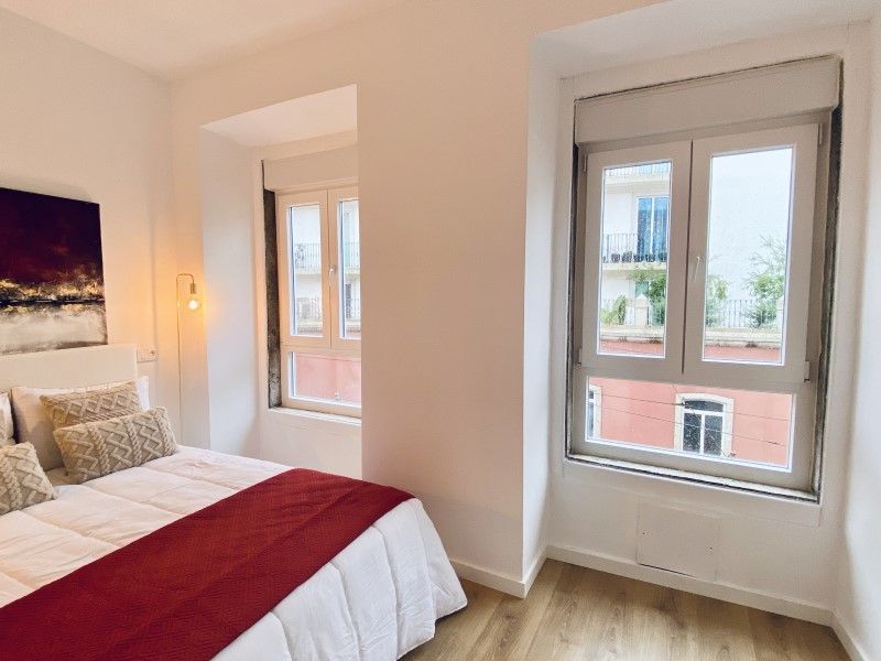 apartment 6 Rooms for sale on Lisboa (1170)
