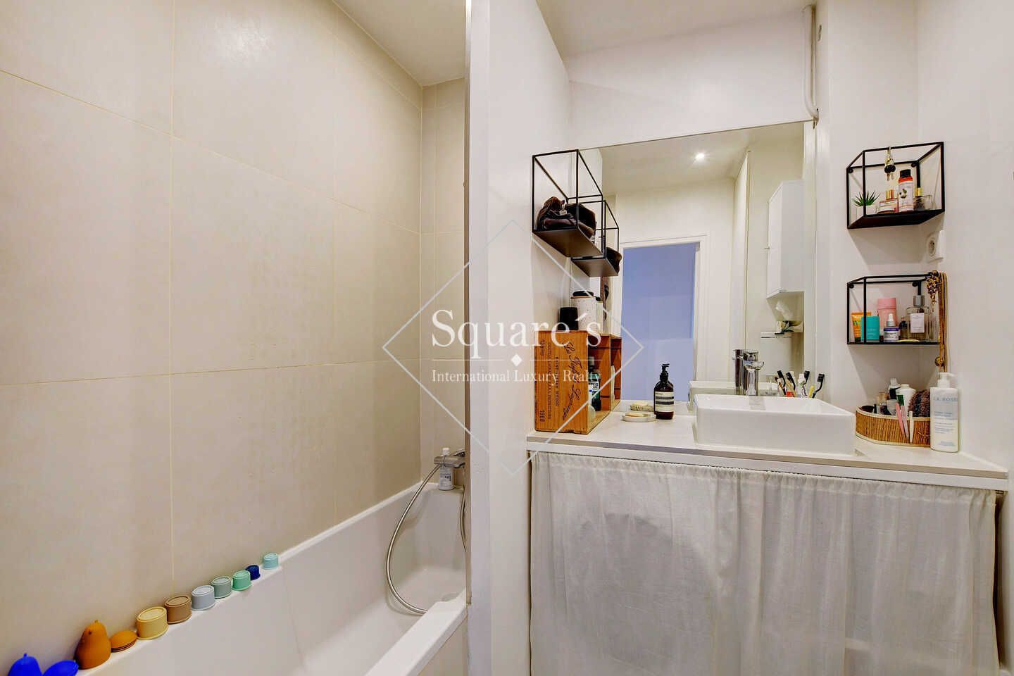 apartment 3 Rooms for sale on Levallois (92300)