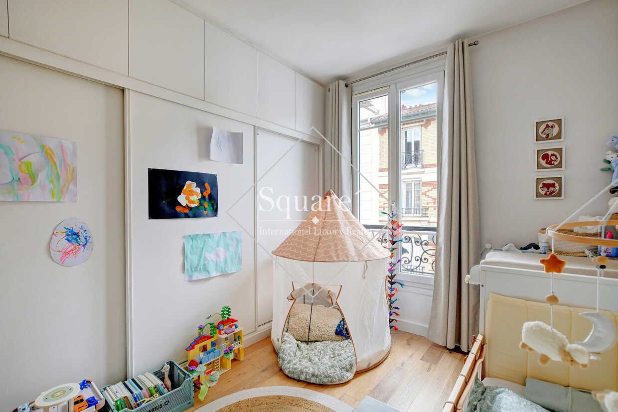 apartment 3 Rooms for sale on Levallois (92300)