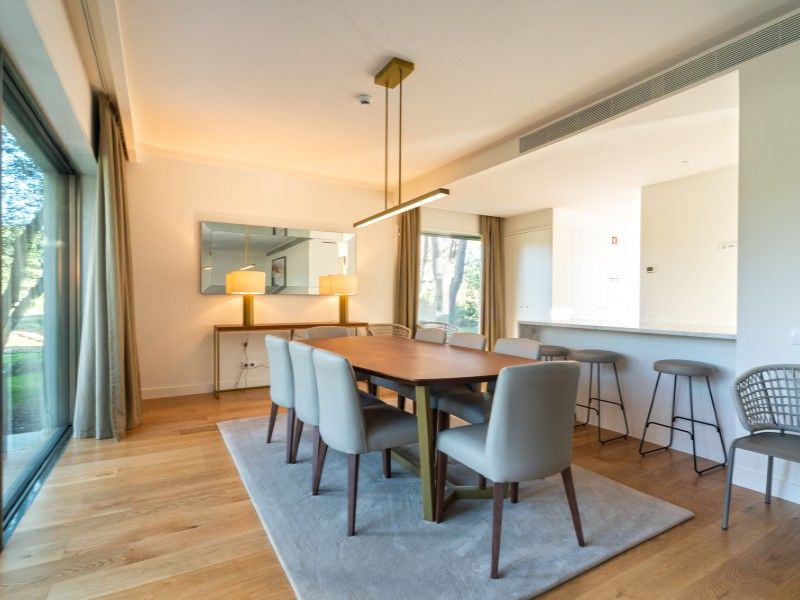 house 8 Rooms for sale on Cascais (2750)