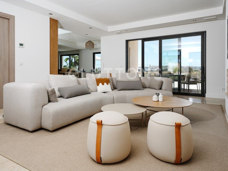 house 10 Rooms for sale on Faro (8005)