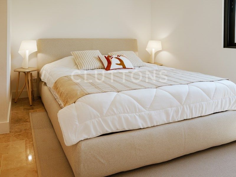 house 10 Rooms for sale on Faro (8005)