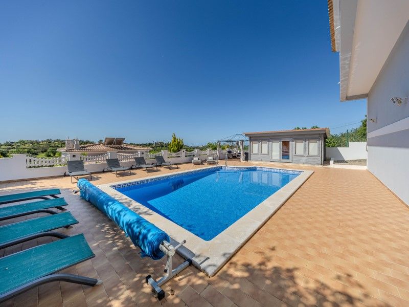 house 11 Rooms for sale on Loulé (8100)