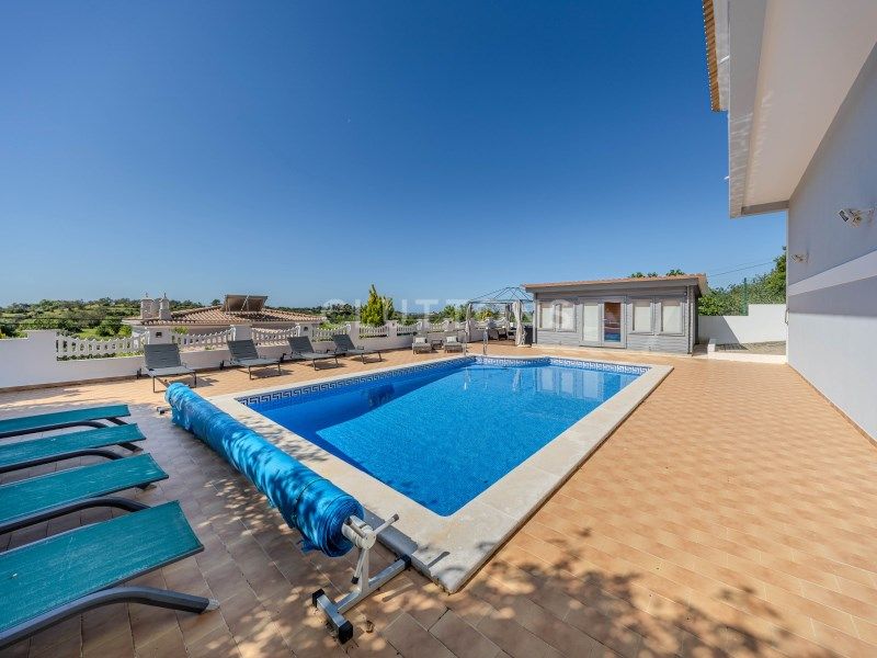 house 11 Rooms for sale on Loulé (8100)