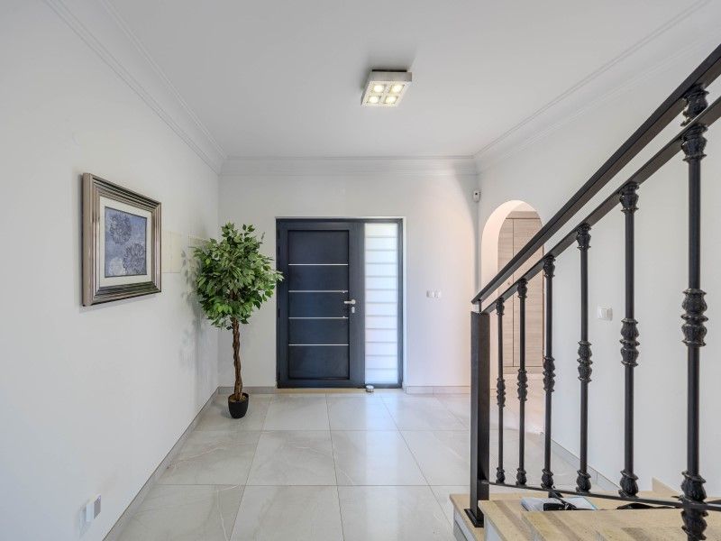 house 11 Rooms for sale on Loulé (8100)