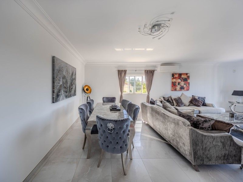 house 11 Rooms for sale on Loulé (8100)