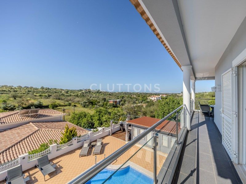 house 11 Rooms for sale on Loulé (8100)