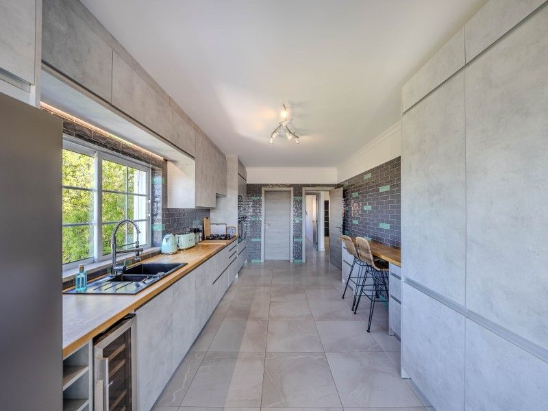 house 11 Rooms for sale on Loulé (8100)