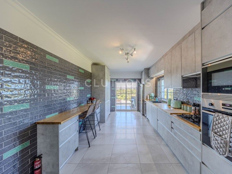 house 11 Rooms for sale on Loulé (8100)