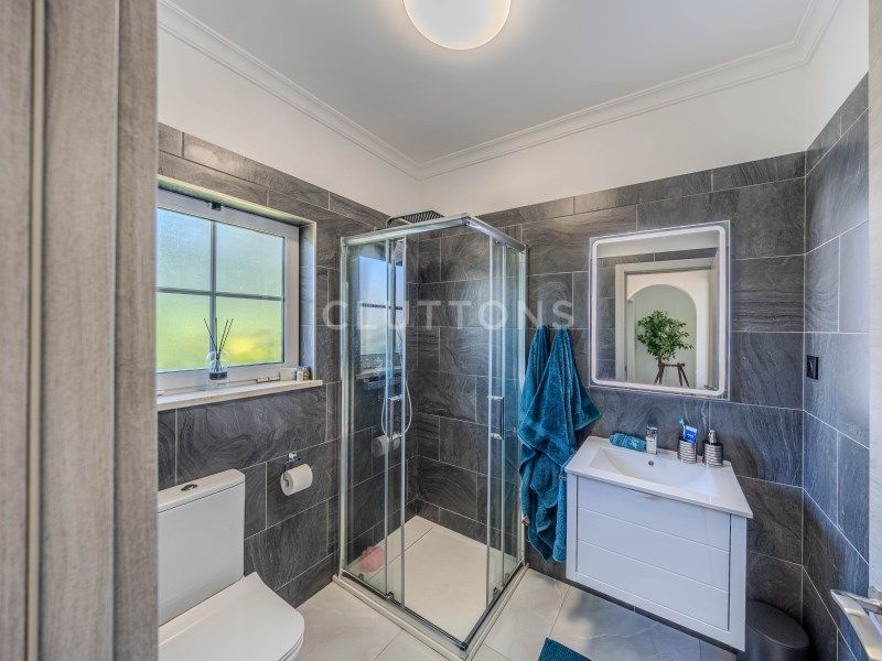 house 11 Rooms for sale on Loulé (8100)