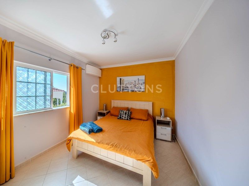 house 11 Rooms for sale on Loulé (8100)