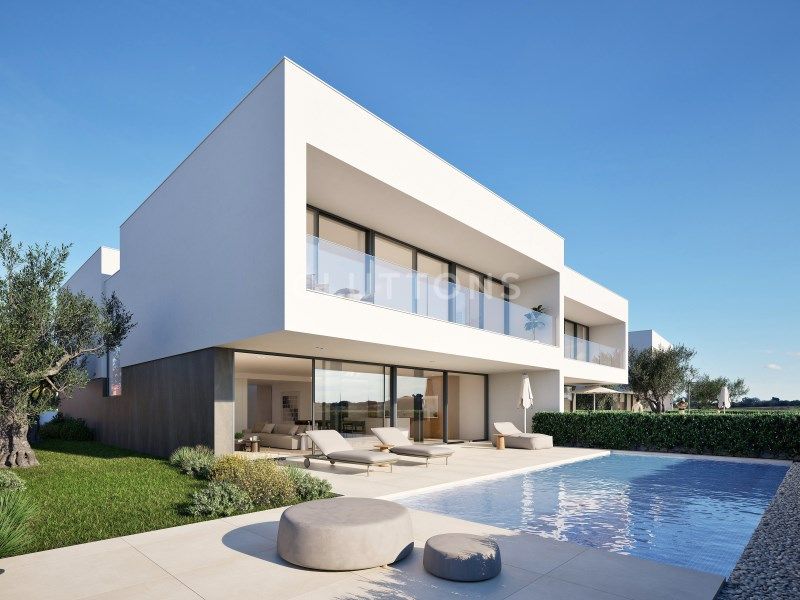 house 9 Rooms for sale on Lagos (8600)