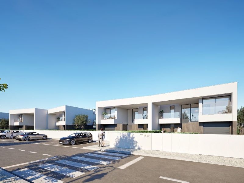 house 9 Rooms for sale on Lagos (8600)