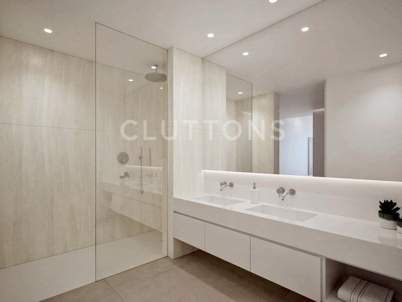 house 9 Rooms for sale on Lagos (8600)