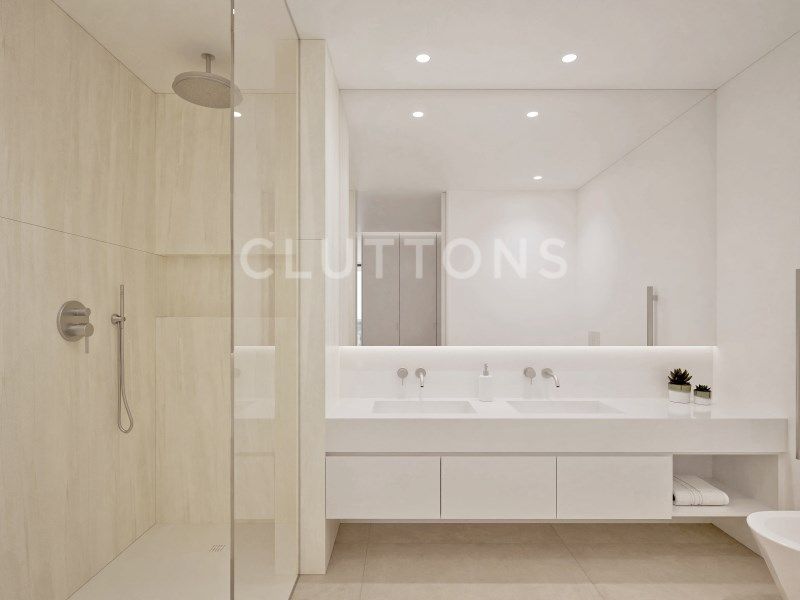 house 9 Rooms for sale on Lagos (8600)