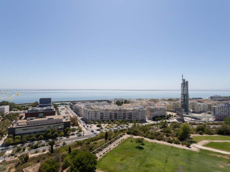 apartment 10 Rooms for sale on Lisboa (1990)