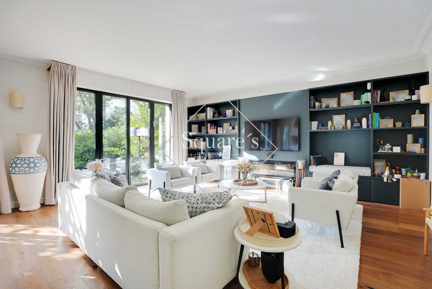 apartment 5 Rooms for sale on Neuilly-sur-Seine (92200) Sale Apartment Neuilly-sur-Seine 5 Rooms 130 m²