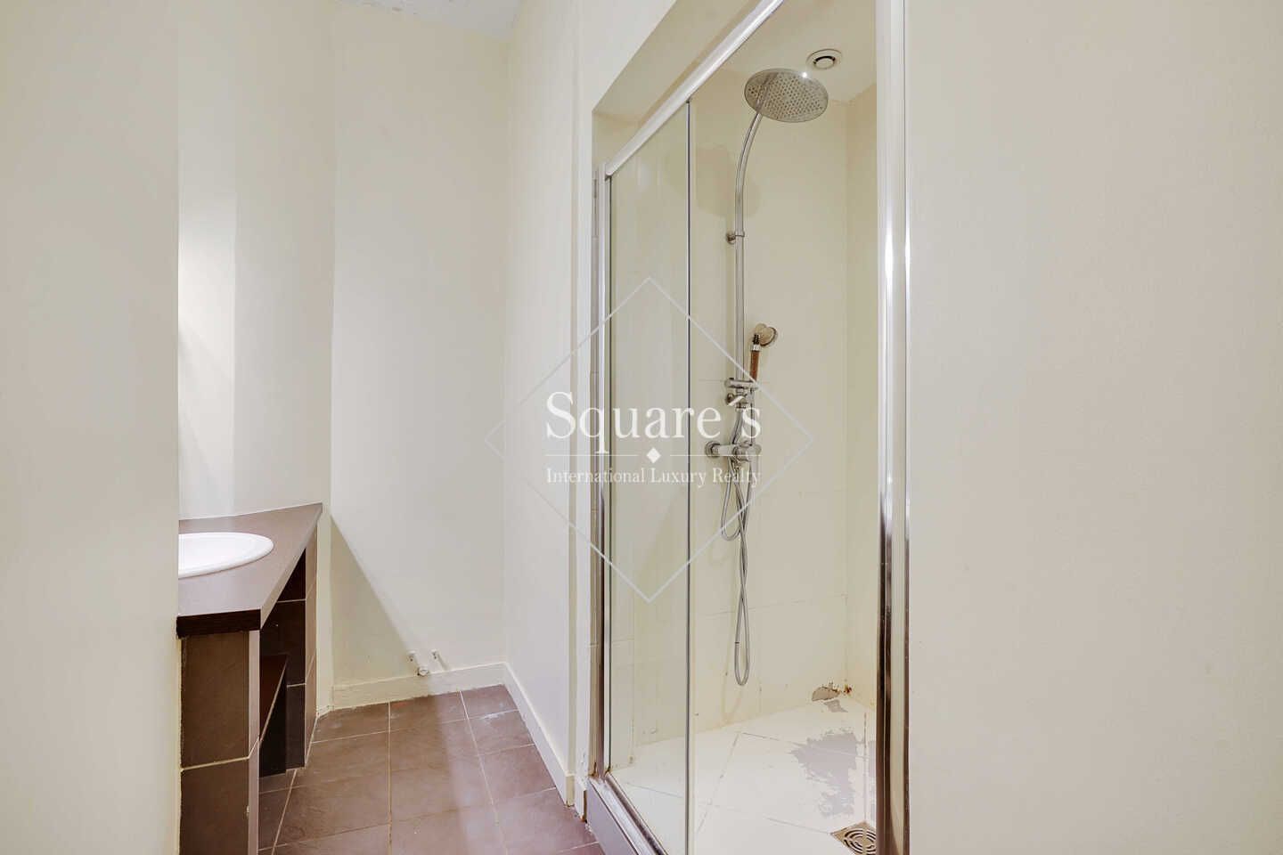 apartment 7 Rooms for sale on Neuilly-sur-Seine (92200)