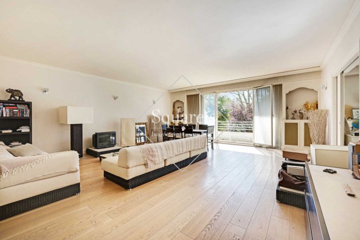 apartment 4 Rooms for sale on Neuilly-sur-Seine (92200)