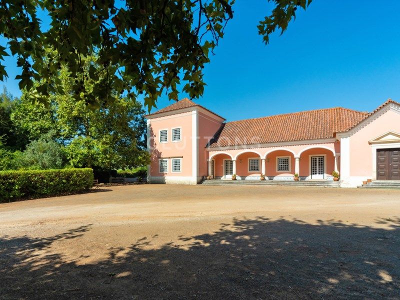 ferme 26 Pièces en vente sur Alenquer (2580)