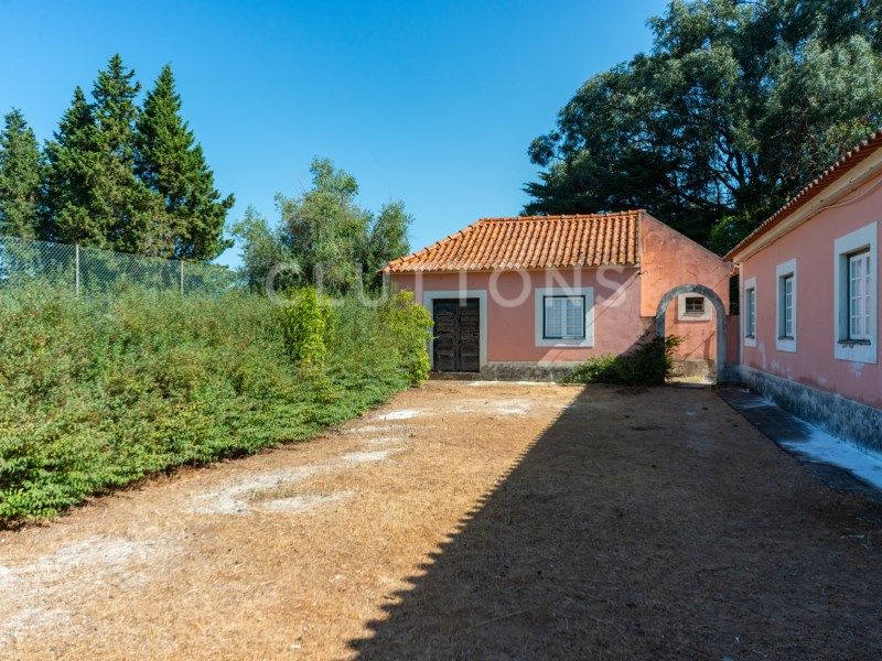 farmhouse 26 Rooms for sale on Alenquer (2580)