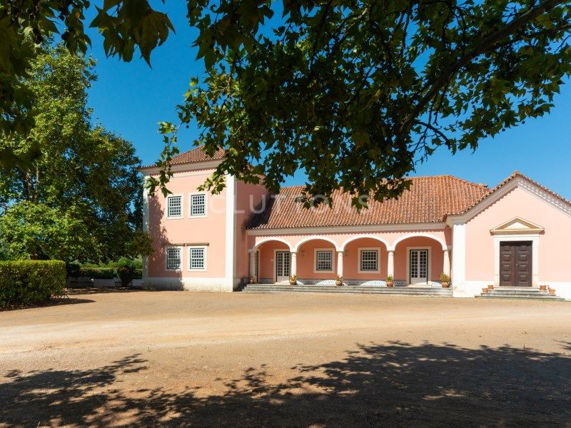 ferme 26 Pièces en vente sur Alenquer (2580)