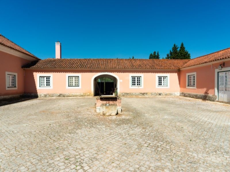 farmhouse 26 Rooms for sale on Alenquer (2580)