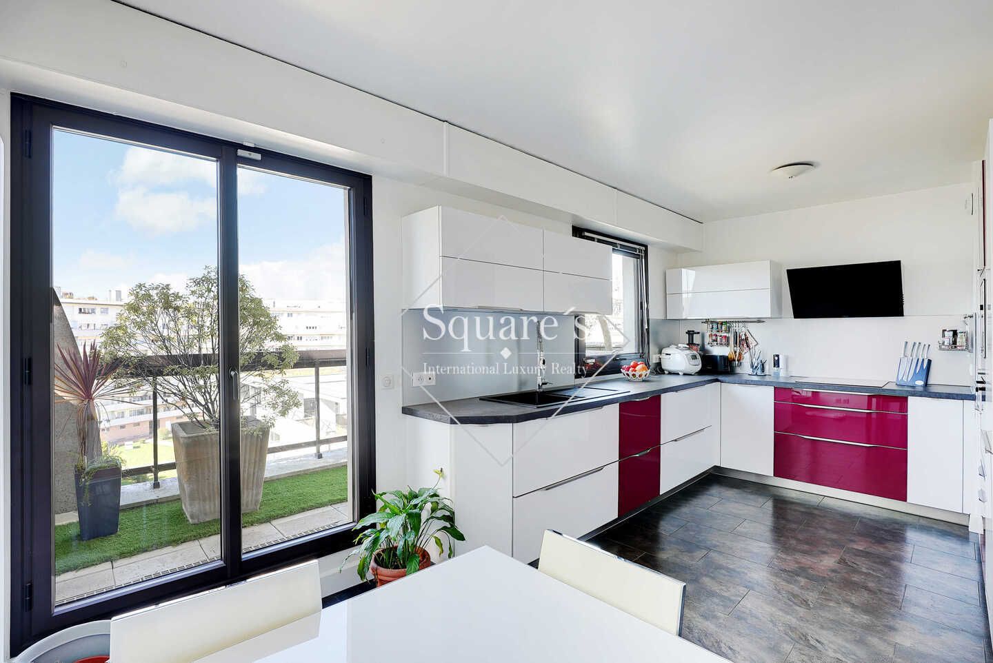 appartement 8 Pièces en vente sur Suresnes (92150)