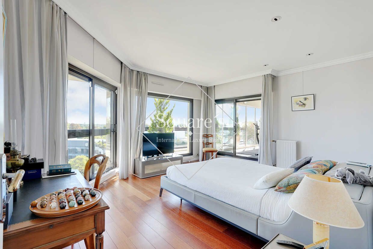 appartement 8 Pièces en vente sur Suresnes (92150)