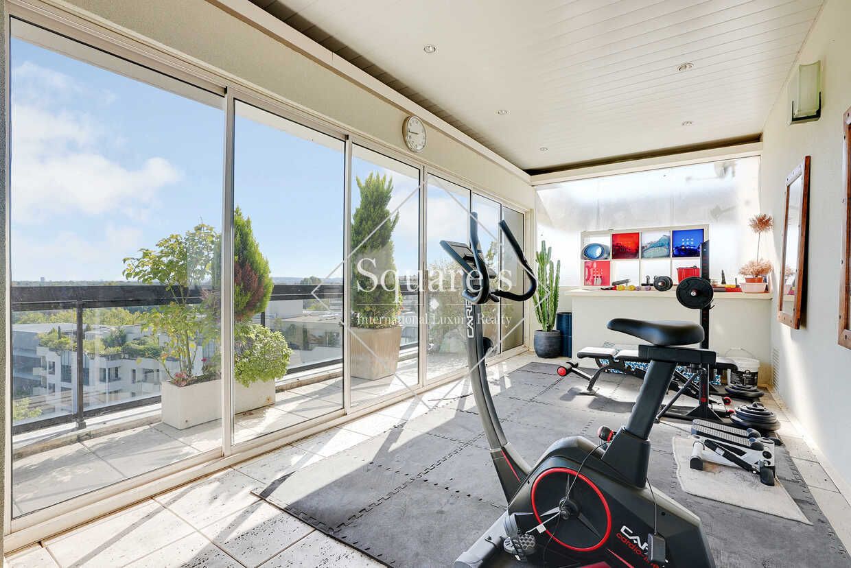 appartement 8 Pièces en vente sur Suresnes (92150)