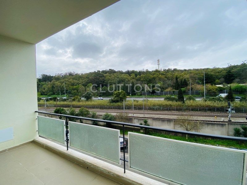 apartment 5 Rooms for sale on Lisboa (1500)