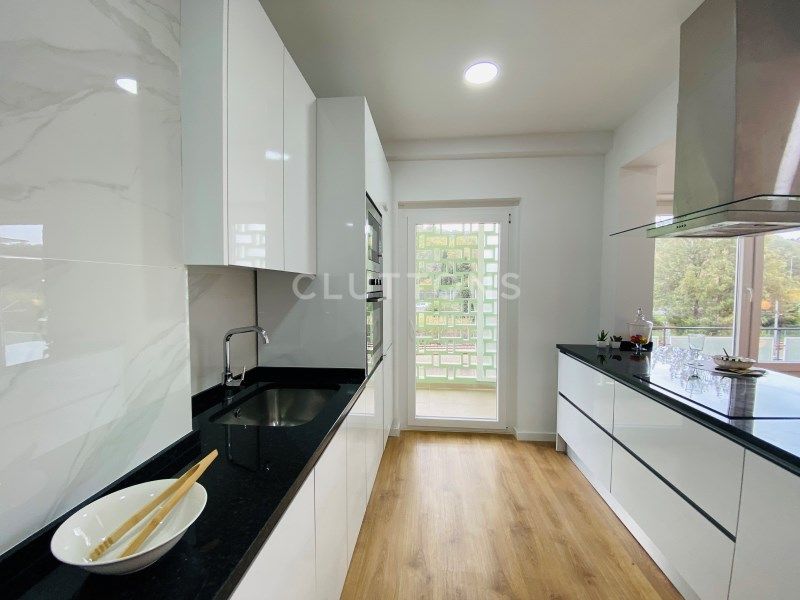 apartment 5 Rooms for sale on Lisboa (1500)