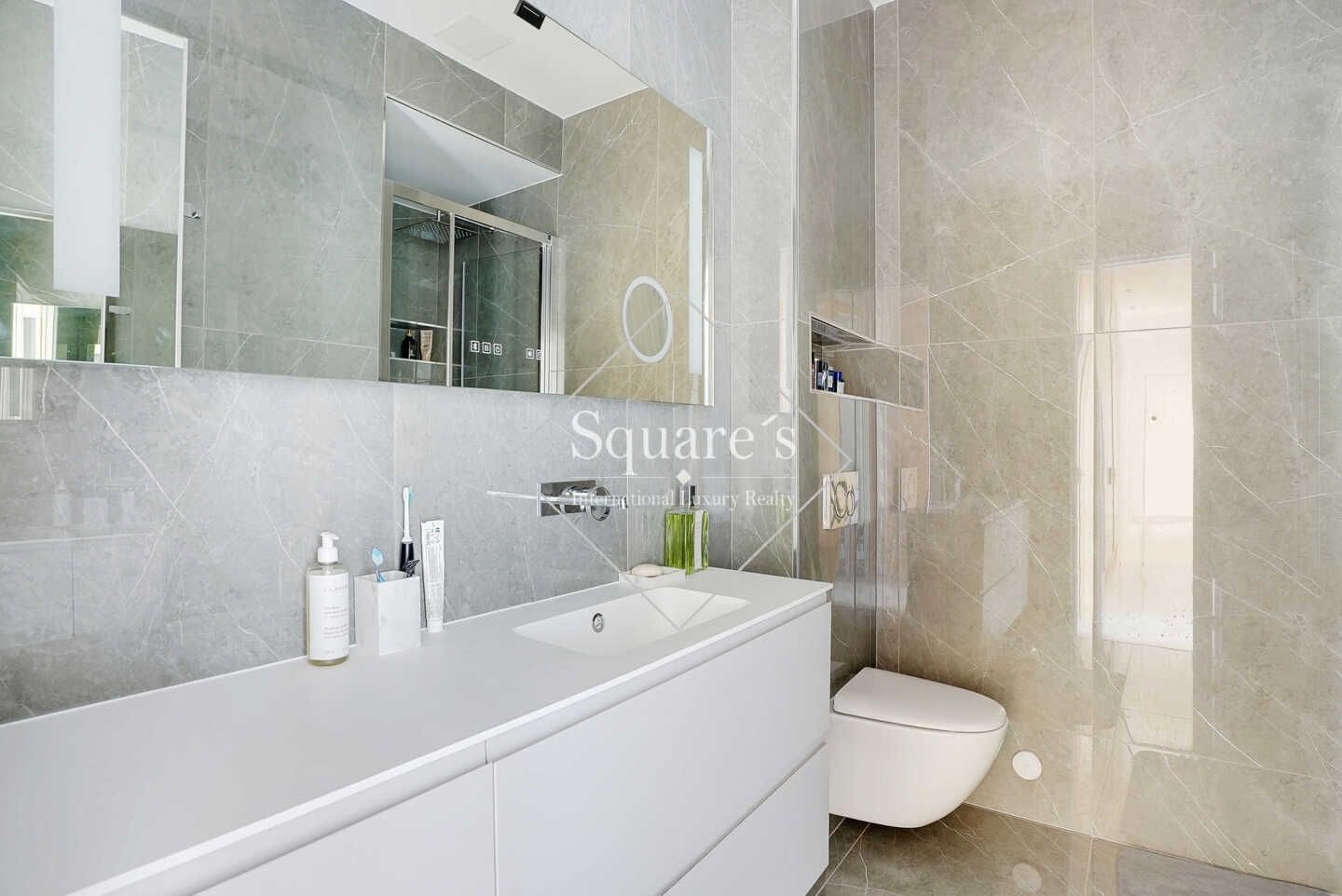 apartment 5 Rooms for sale on Paris 16ème (75016)