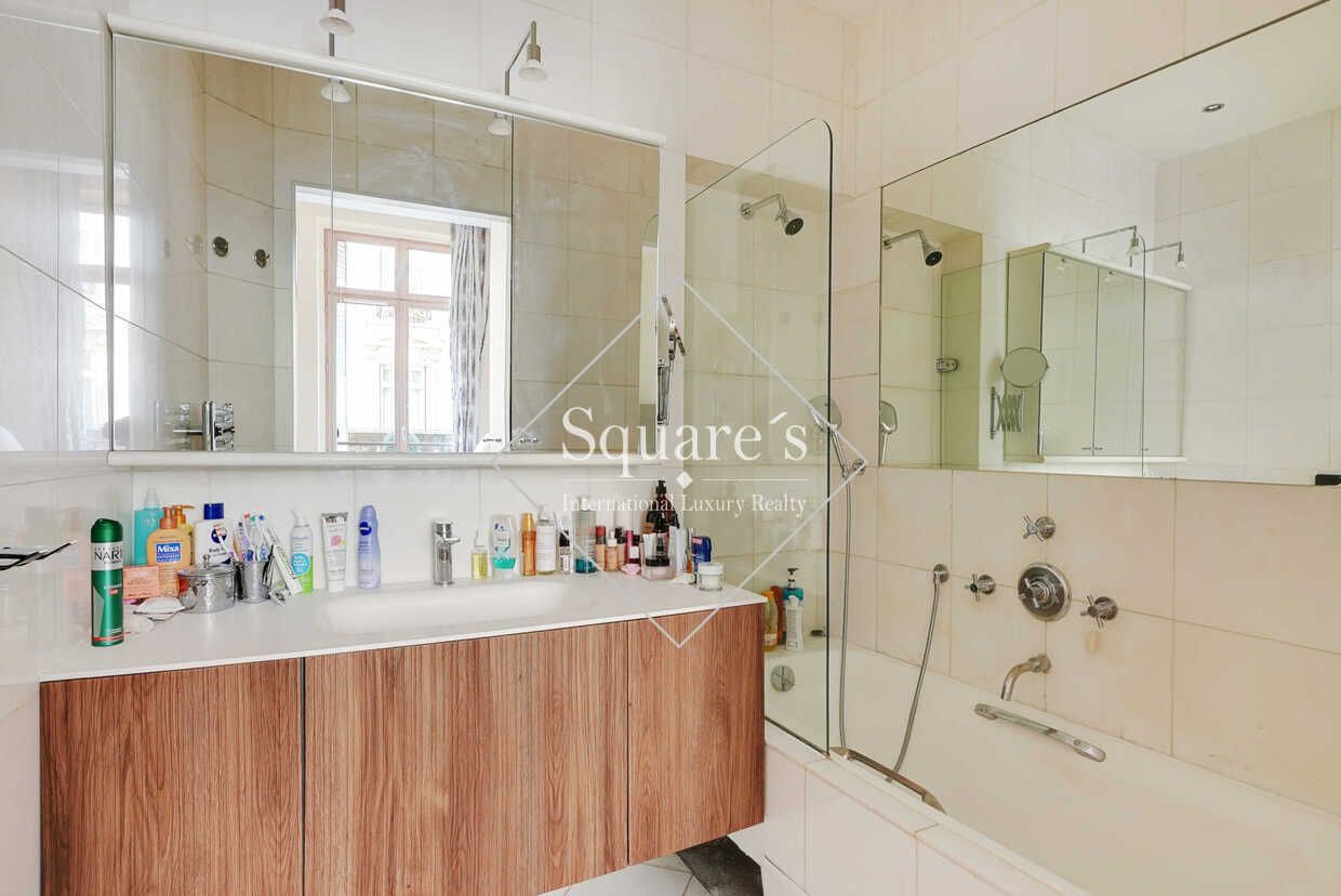 apartment 5 Rooms for sale on Paris 16ème (75016)