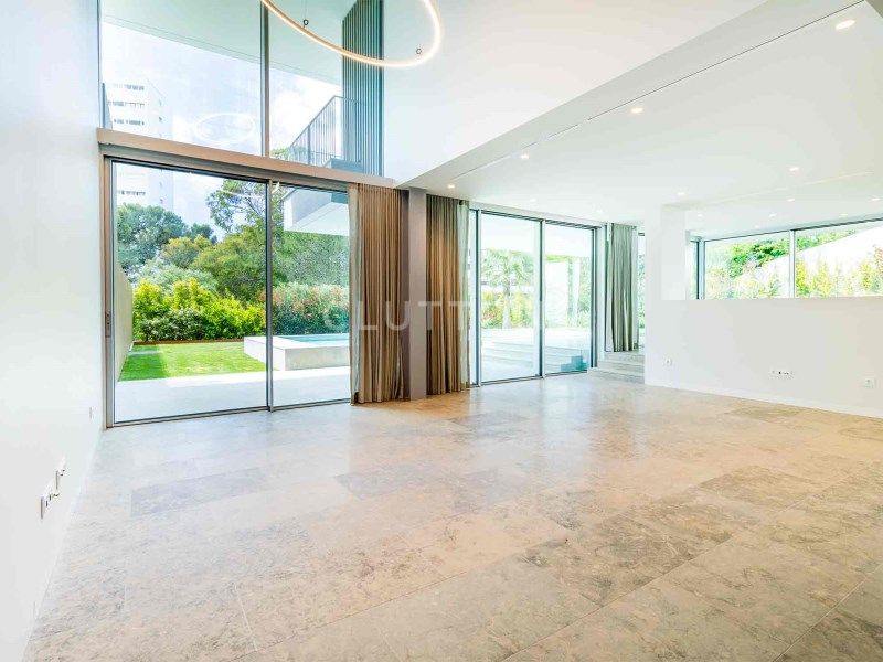 house 11 Rooms for sale on Cascais (2750)