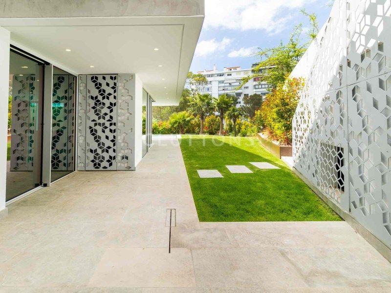 house 11 Rooms for sale on Cascais (2750)