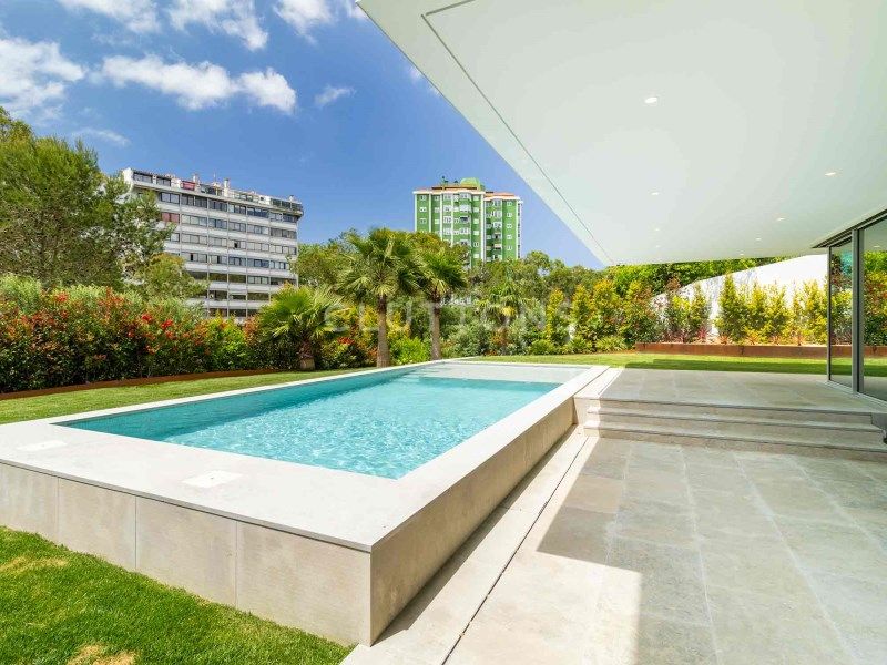 house 11 Rooms for sale on Cascais (2750)