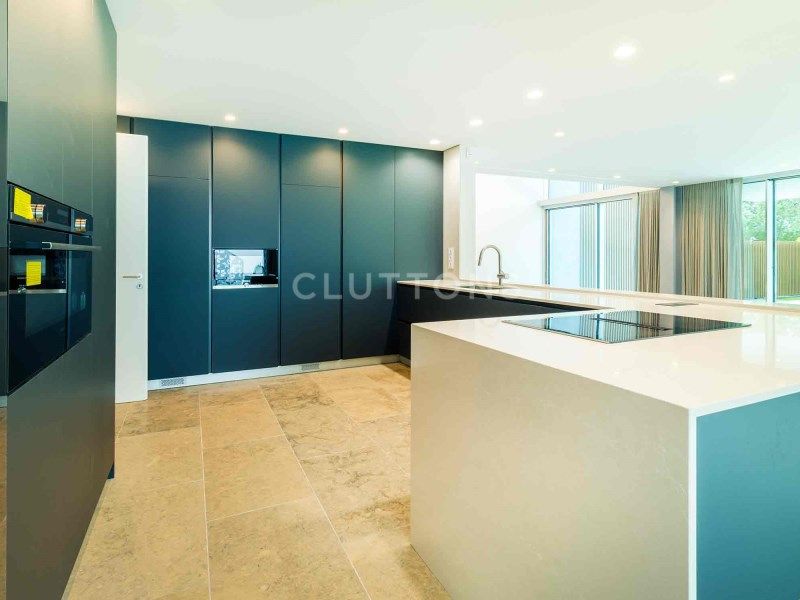 house 11 Rooms for sale on Cascais (2750)