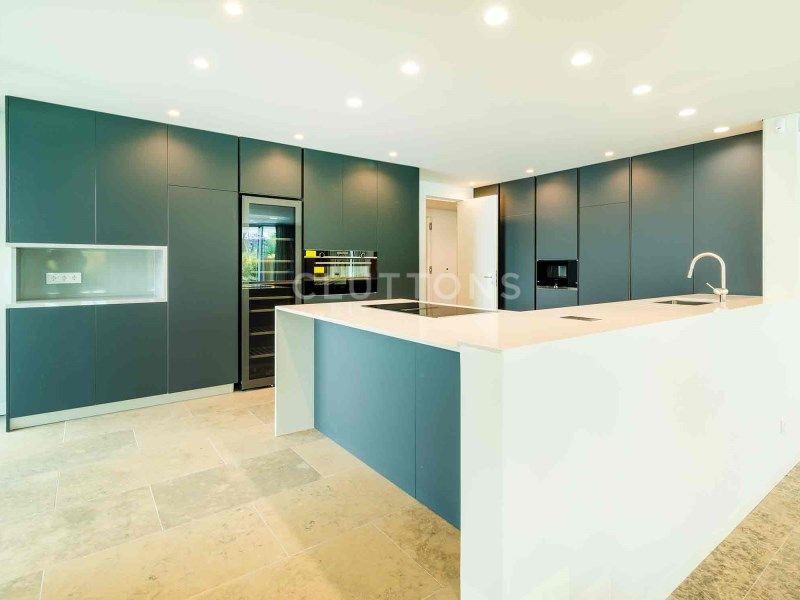 house 11 Rooms for sale on Cascais (2750)