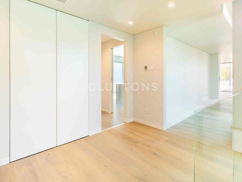 apartment 9 Rooms for sale on Cascais (2750)
