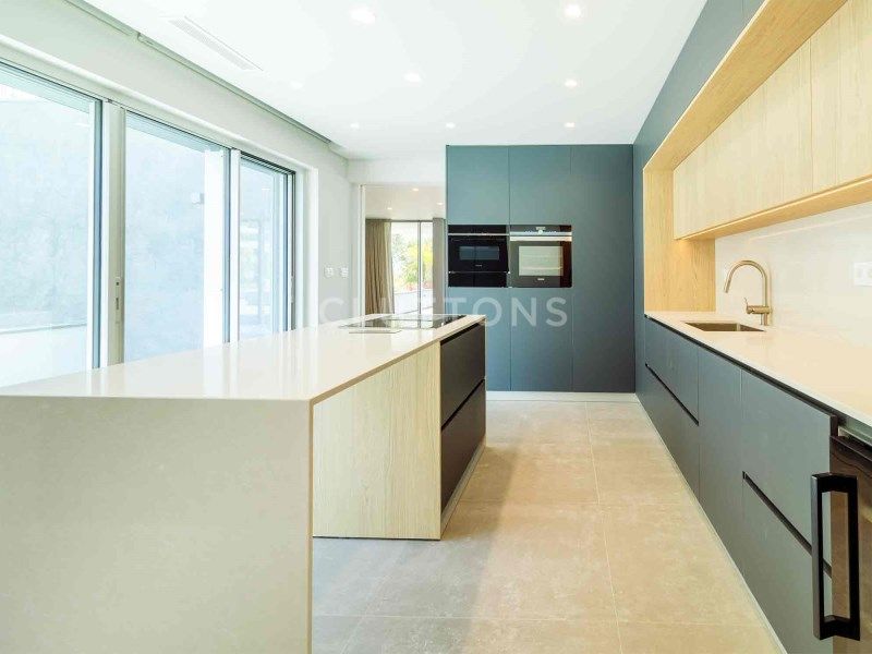 apartment 9 Rooms for sale on Cascais (2750)