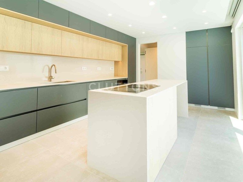 apartment 9 Rooms for sale on Cascais (2750)