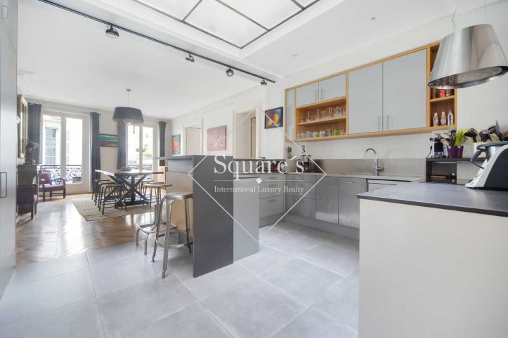 Sale Apartment Paris 9ème 5&nbsp;Rooms 152&nbsp;m²